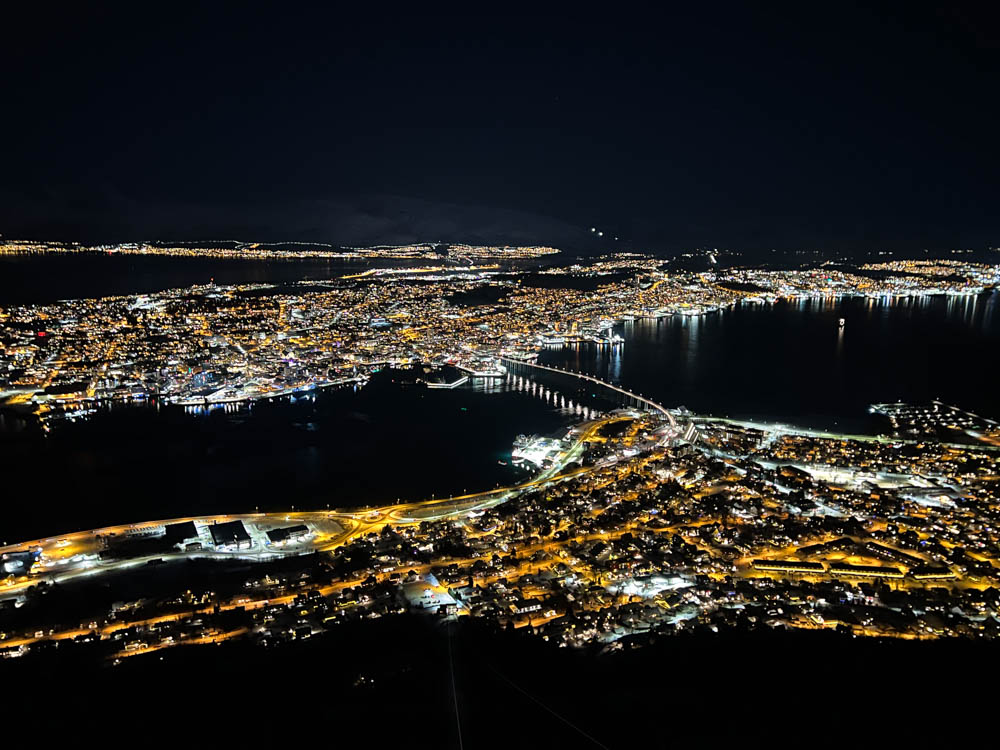 Tromsø bei Nacht auf dem Storsteinen